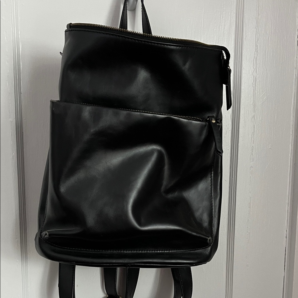 Sleek Black Women's Leather Backpack